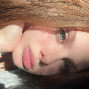 Meet your Posher, Chloe